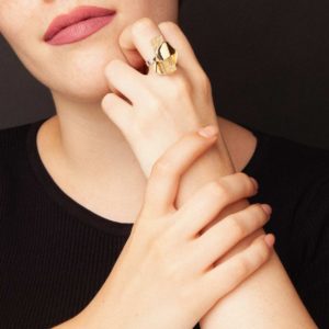 anillo artesanal Amy de oro de 9k o 18k, plata de ley y cuarzo rutilado diseñado por Belen Bajo m1