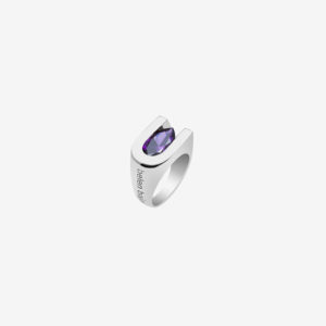 anillo artesanal Afo de plata de ley y circonita violeta diseñado por Belen Bajo