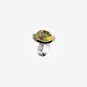 anillo artesanal Lia de plata de ley y lodolita diseñado por Belen Bajo
